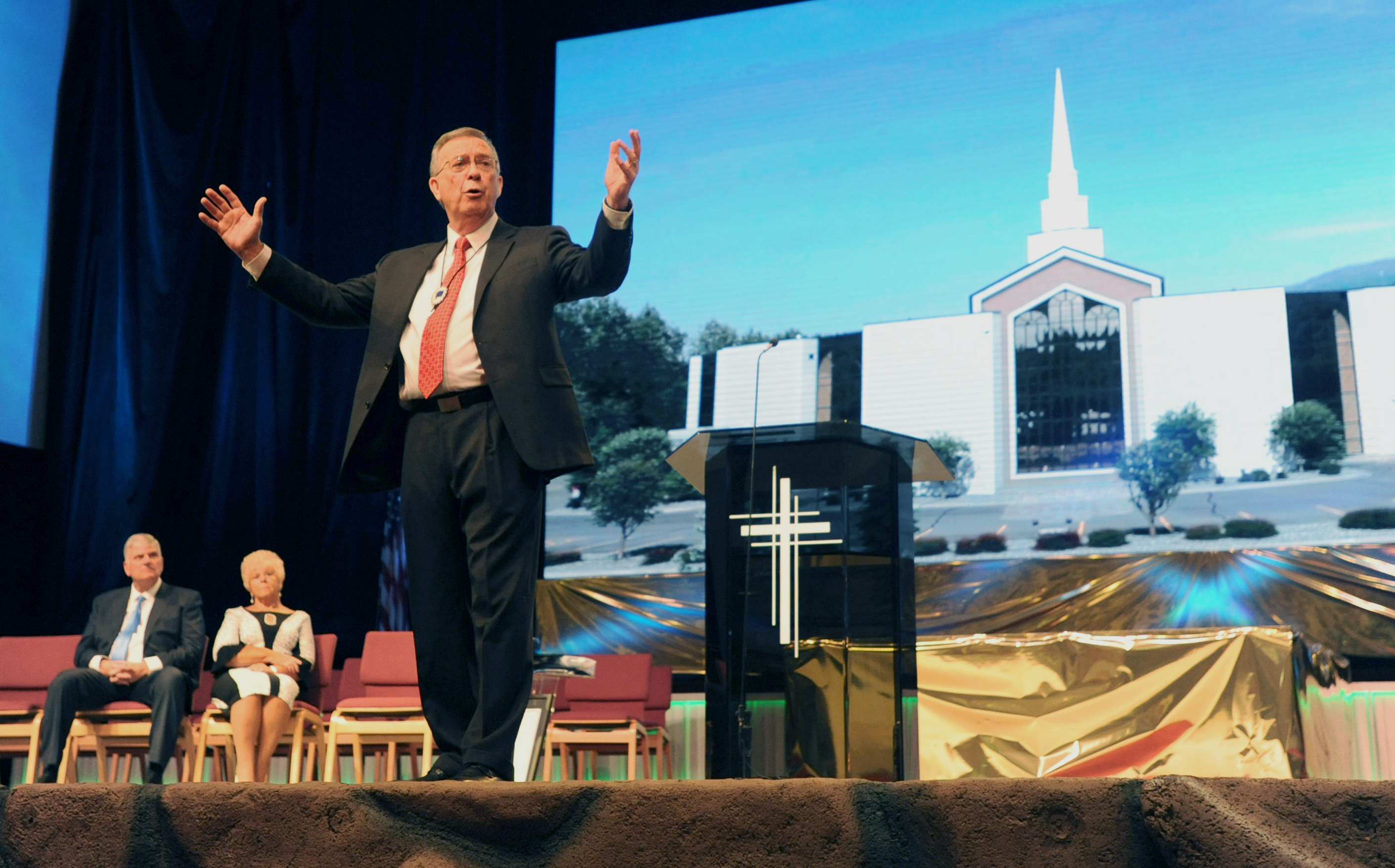 the-rev-jerry-prevo-anchorage-s-loudest-evangelical-voice-is-retiring-after-47-years