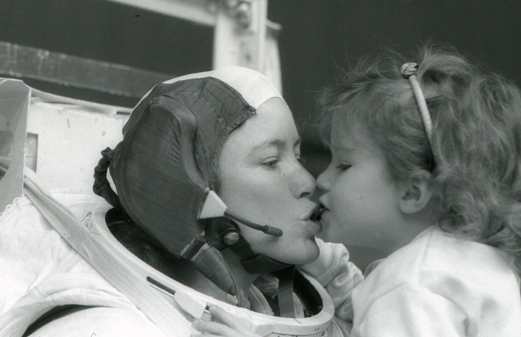 she-was-pregnant-when-nasa-offered-to-send-her-to-space-anna-fisher-didn-t-hesitate